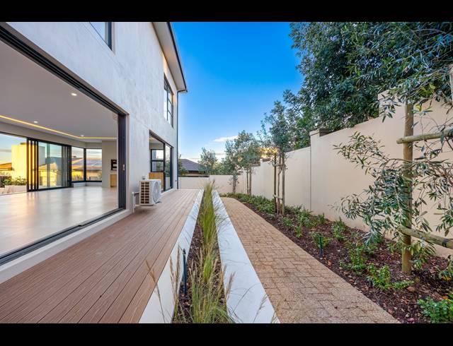 5 BEDROOM HOUSE FOR SALE IN CLARA ANNA FONTEIN
